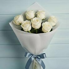 Букет 7 Белых роз Эдлесс Лав в Побединском