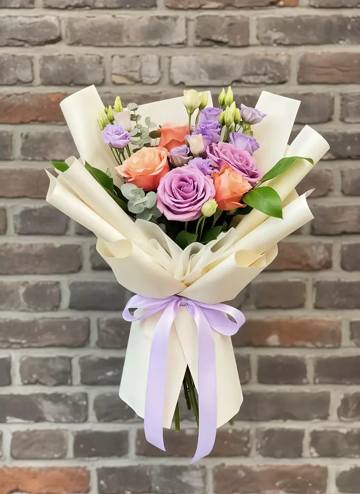 Букет цветов из: Лизиантусы и Розы в Побединском