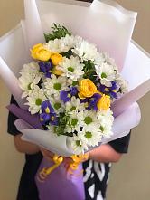 Букет цветов из:  Ирисы, Хризантемы и Розы #REPLACE_PRED# Побединском