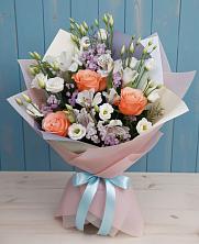 Букет цветов из:  Лизиантусы, Розы, Альстромерии и Гипсофила в Побединском