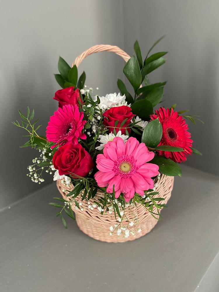 Цветочная композиция из Розы, Хризантемы и Герберы в корзине в Побединском