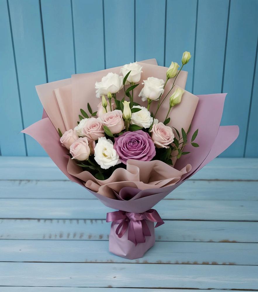 Букет цветов из: Розы и Лизиантусы в Побединском